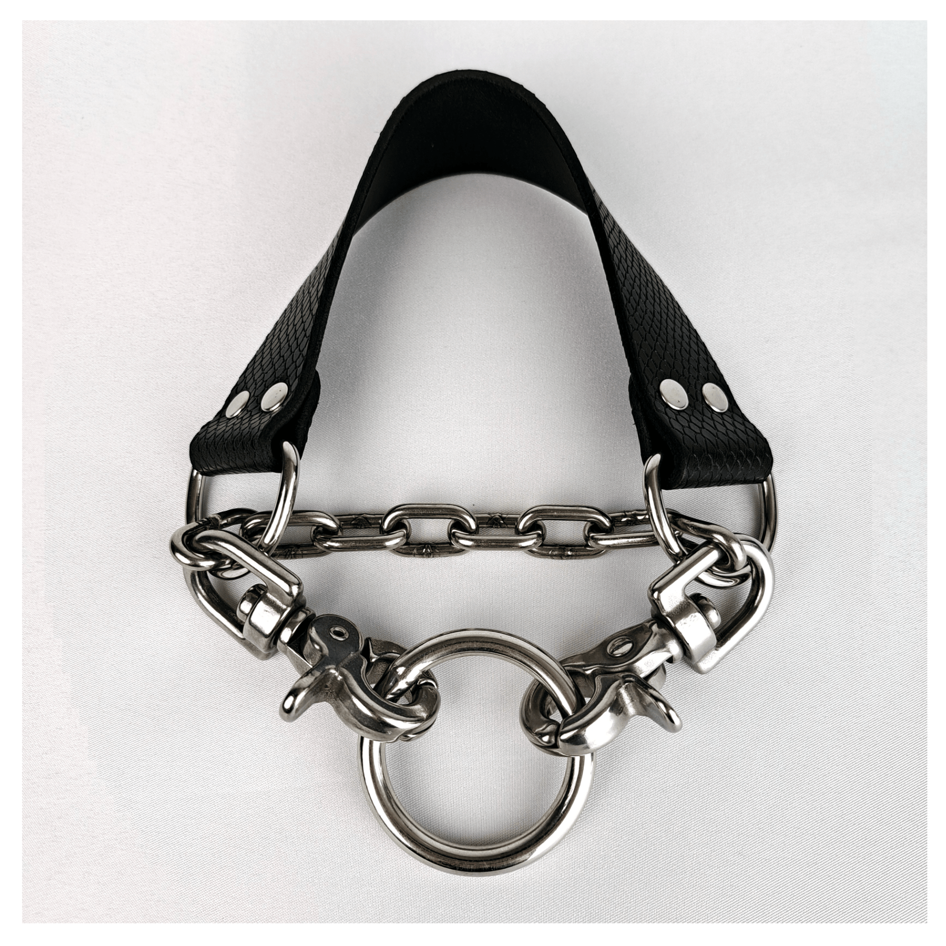 BOAKAPITEL – III. BLACK VIPER - skinpressedtight